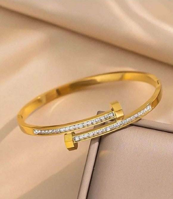 Elegant Gold Cuff Bracelet