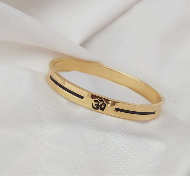 'Om' Kada Bracelet for Men